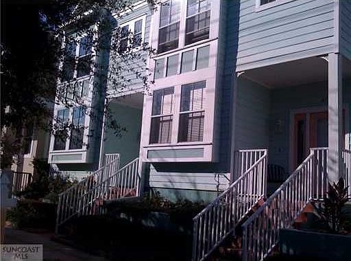 1st image of 647 4th Ave S