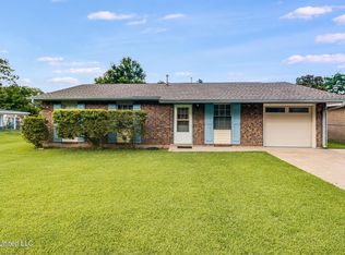 914 Park Row Ave, Long Beach, MS 39560