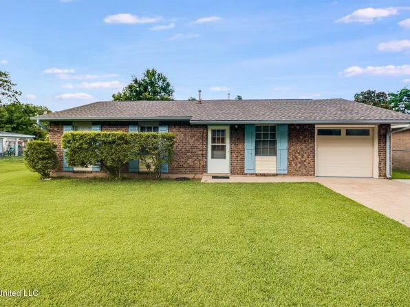 914 Park Row Ave, Long Beach, MS 39560