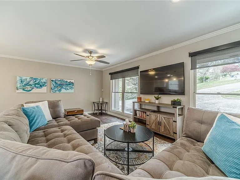 691 Harbor Cv — Photo 8