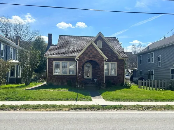 315 Chelsea Street, Sistersville, WV 26175