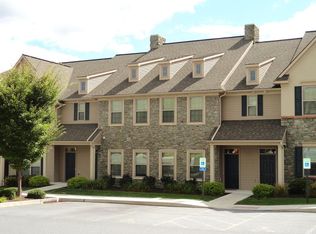 81 Stonecreek Ct, Ephrata, PA 17522