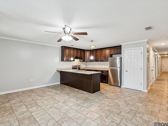3rd image of 3232 N Foster Dr