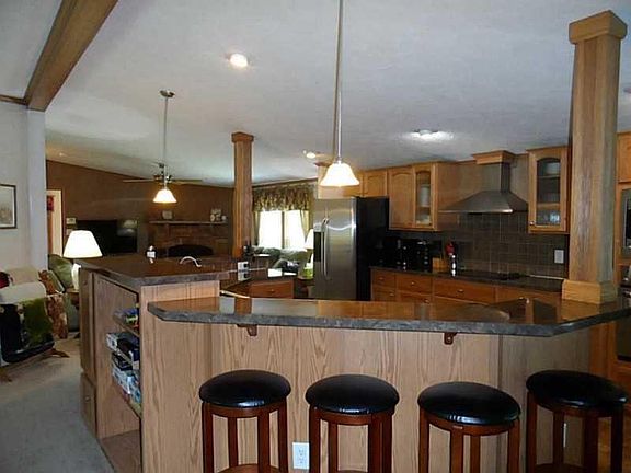 3rd image of 8850 Puritan Ln