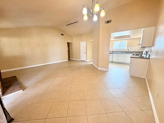 4th image of 37256 Halfmoon Dr