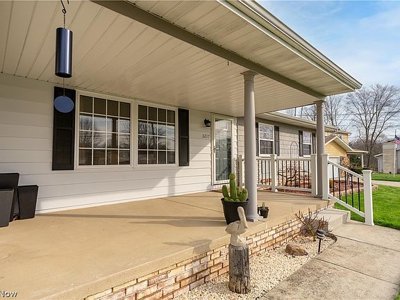 2nd image of 3217 Creekside Dr