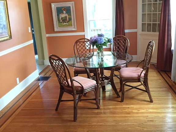 dining room , hardwood