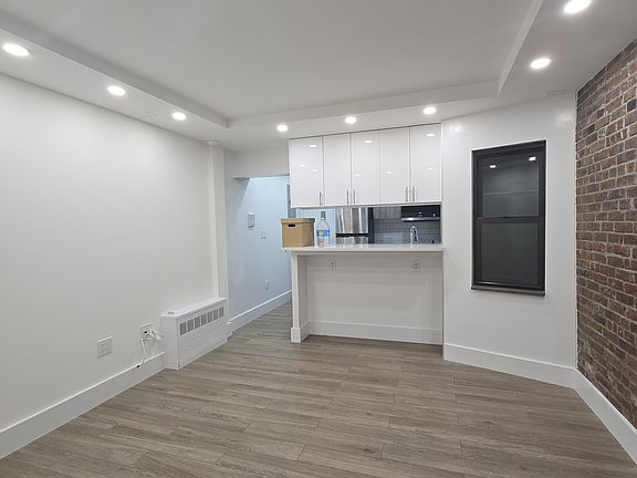 4th image of 216 E 29th St APT 2A