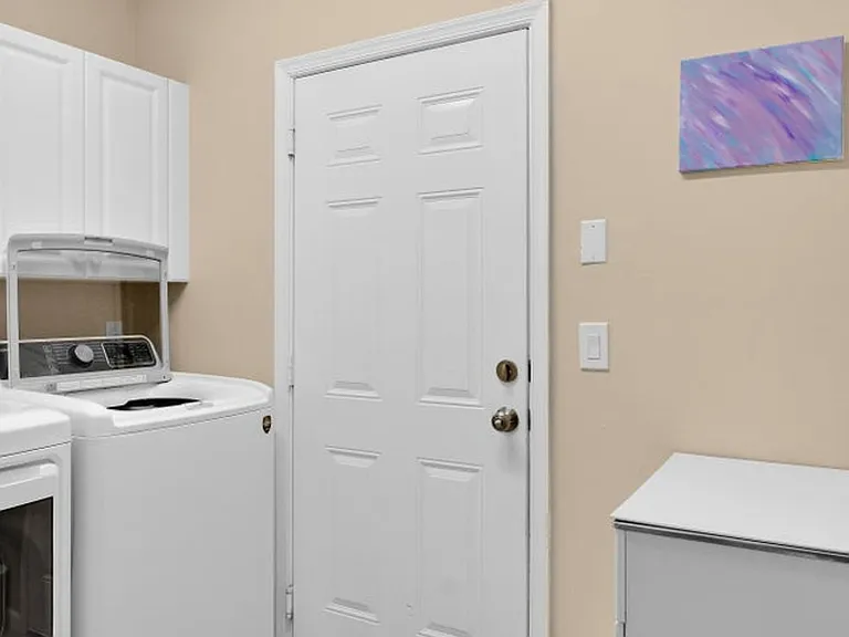 9022 Dupont Pl — Photo 21