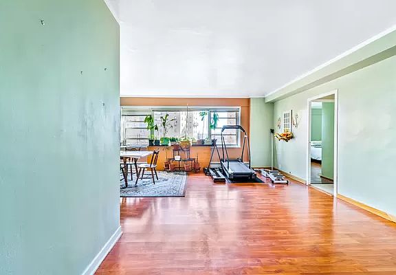 3rd image of 3 Fordham Hill Oval APT 8G