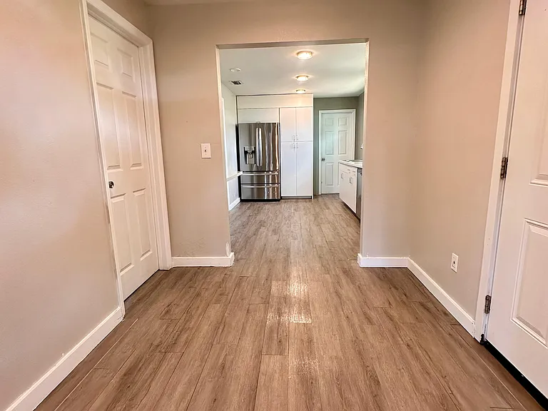 310 Cordova Rd — Photo 5