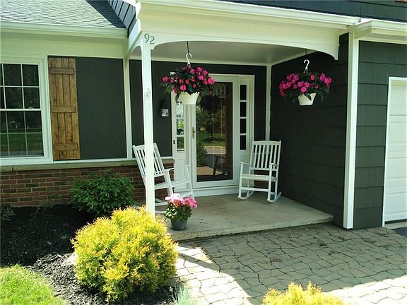 2nd image of 92 Sweet Briar Knl
