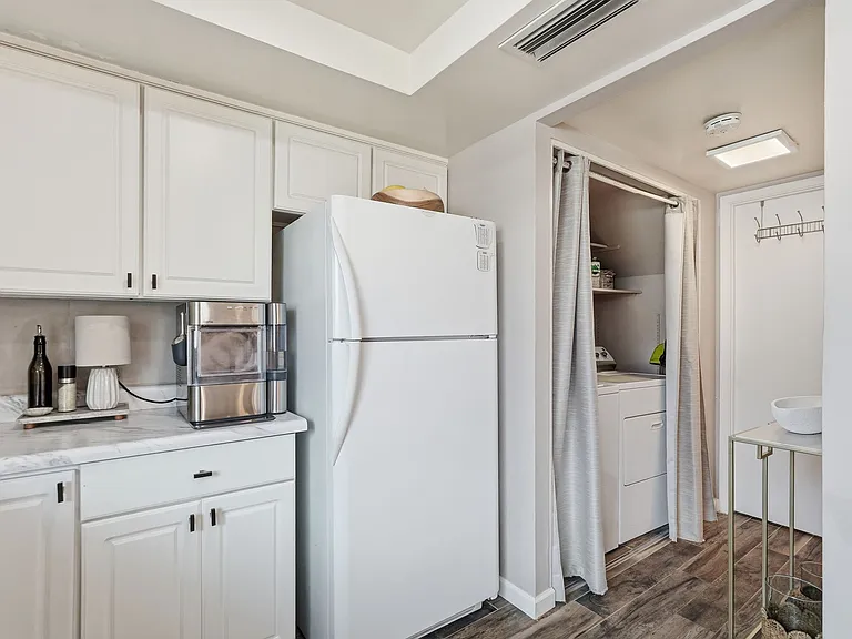 8235 E McDonald Dr — Photo 2