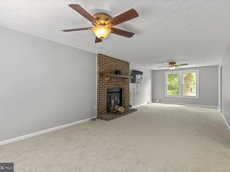 8428 Braddock Way — Photo 16