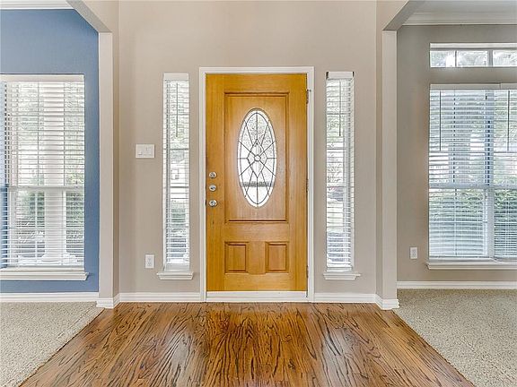 4th image of 3600 Eisenhower Ln