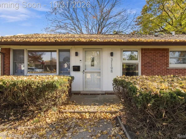 31198 Edgeworth Dr, Madison Heights, MI 48071
