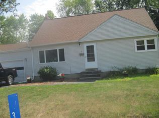 3 Hewlett Rd, Red Hook, NY 12571