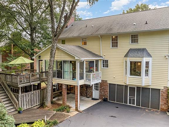 5th image of 8200 Rivermont Dr