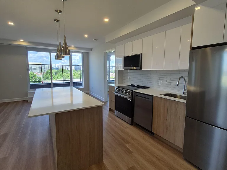 18 Hawthorne Ave — Photo 27