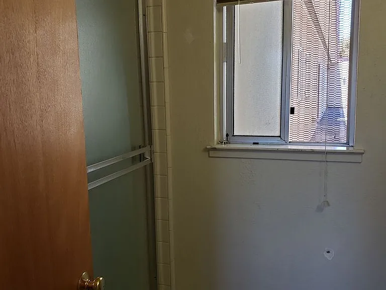 210 Locust St — Photo 5