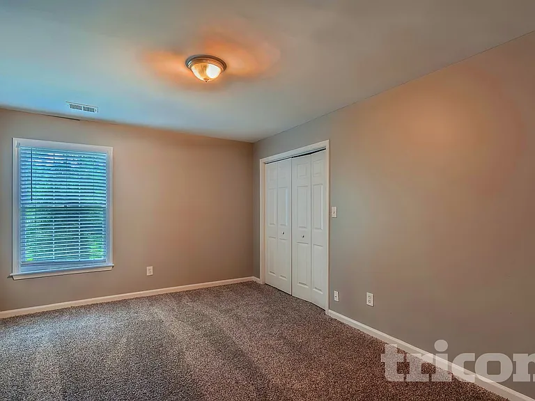 2200 Sugarbirch Dr — Photo 19