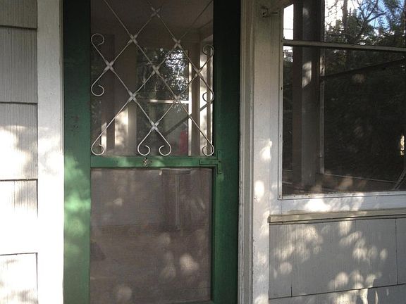 5th image of 208 E Vanderbilt St