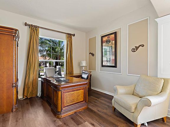 5th image of 10528 Bermuda Isle Dr