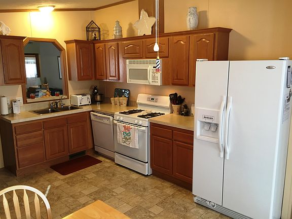 4th image of 34939 North Dr