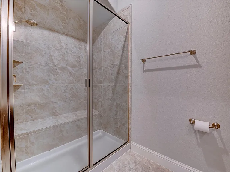 19403 Trinity River Dr — Photo 33
