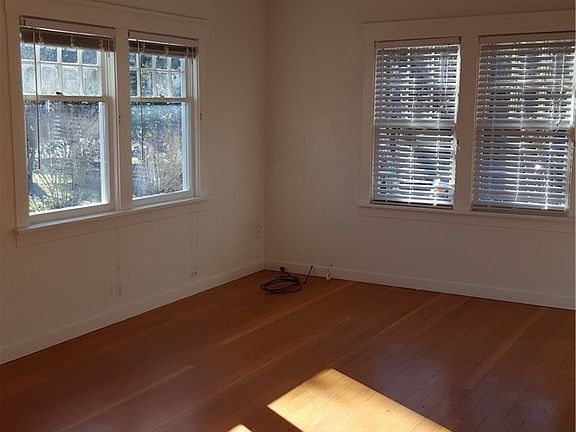 4th image of 228 W Birch St