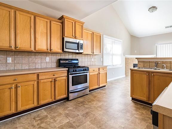 4th image of 420 Schriever Ct