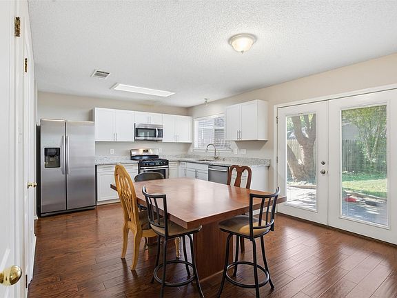 2nd image of 2106 Logan Dr