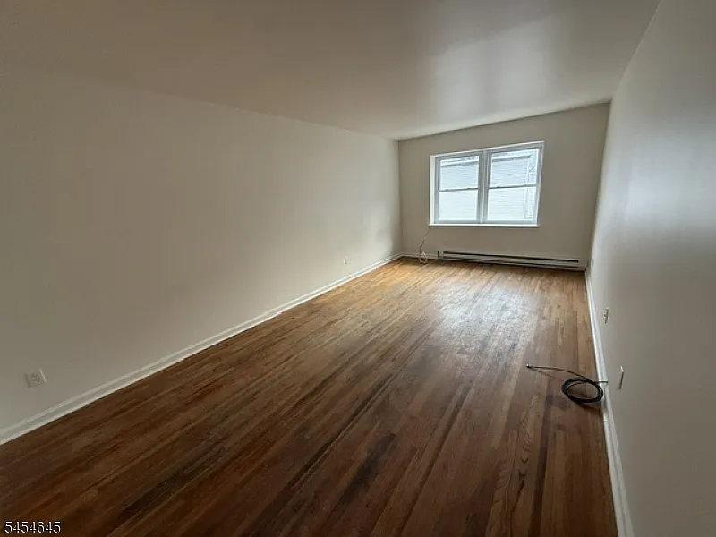 1 bed, 1.0 bath, $1,880 — Photo 2