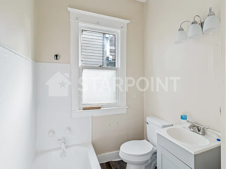 739 S 37th St — Photo 2