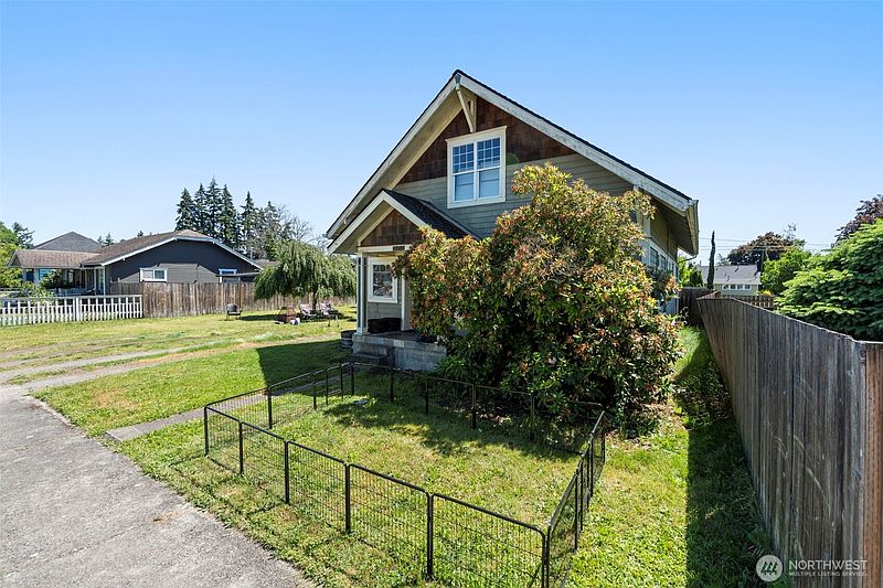 2nd image of 1208 W Pear Street