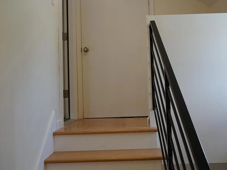 135 Gay St — Photo 18