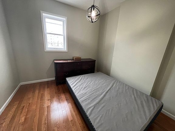 2nd image of 43 E Kinney St Floor 1