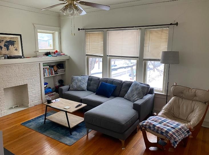 1st image of 1423 W Cornelia Ave #2