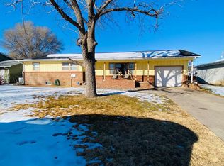 701 E Price St, Garden City, KS 67846