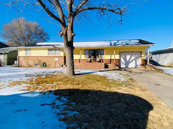 701 E Price St, Garden City, KS 67846