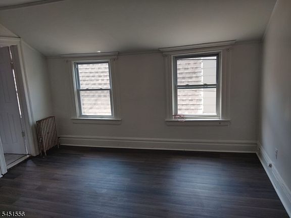 5th image of 134 Florence Ave