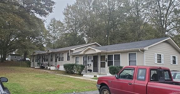 2nd image of 430 College St