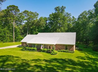 1518 W Flowers Rd, Terry, MS 39170