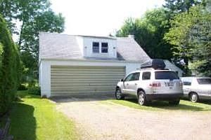 3rd image of 518 Huron Ave