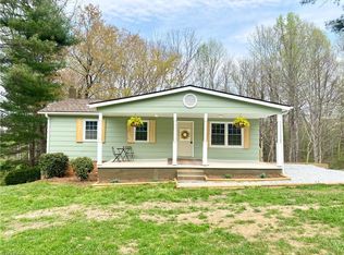 208 Eleanor Ave, Mount Airy, NC 27030