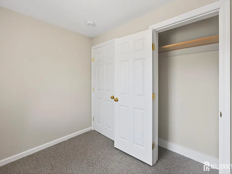 119 Vogel Pl — Photo 7