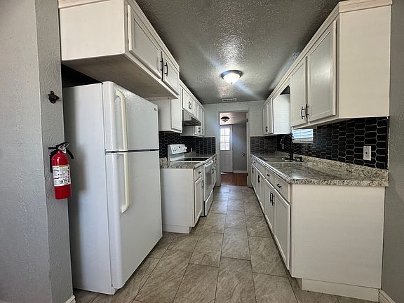 3rd image of 1205 N Virginia Ave