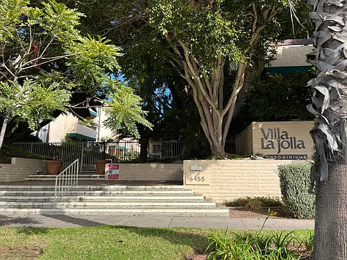 La Jolla Blvd Photo 1