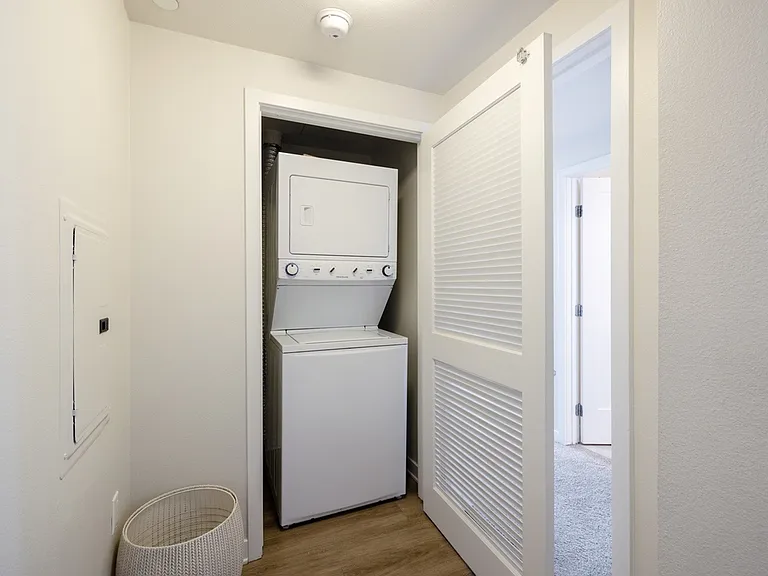 In-Unit Washer Dryer | Brio Apartments | Apartments in Glendale, CA