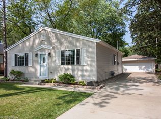119 Pheasant Trl, Lake In The Hills, IL 60156